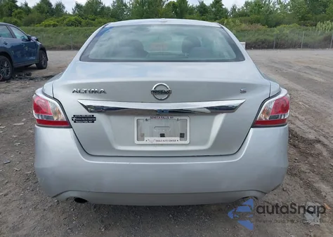 2015 Nissan Altima 2.5/2.5 S/2.5 Sl/2.5 Sv из США, поврежденный, VIN 1N4AL3AP5FN329643